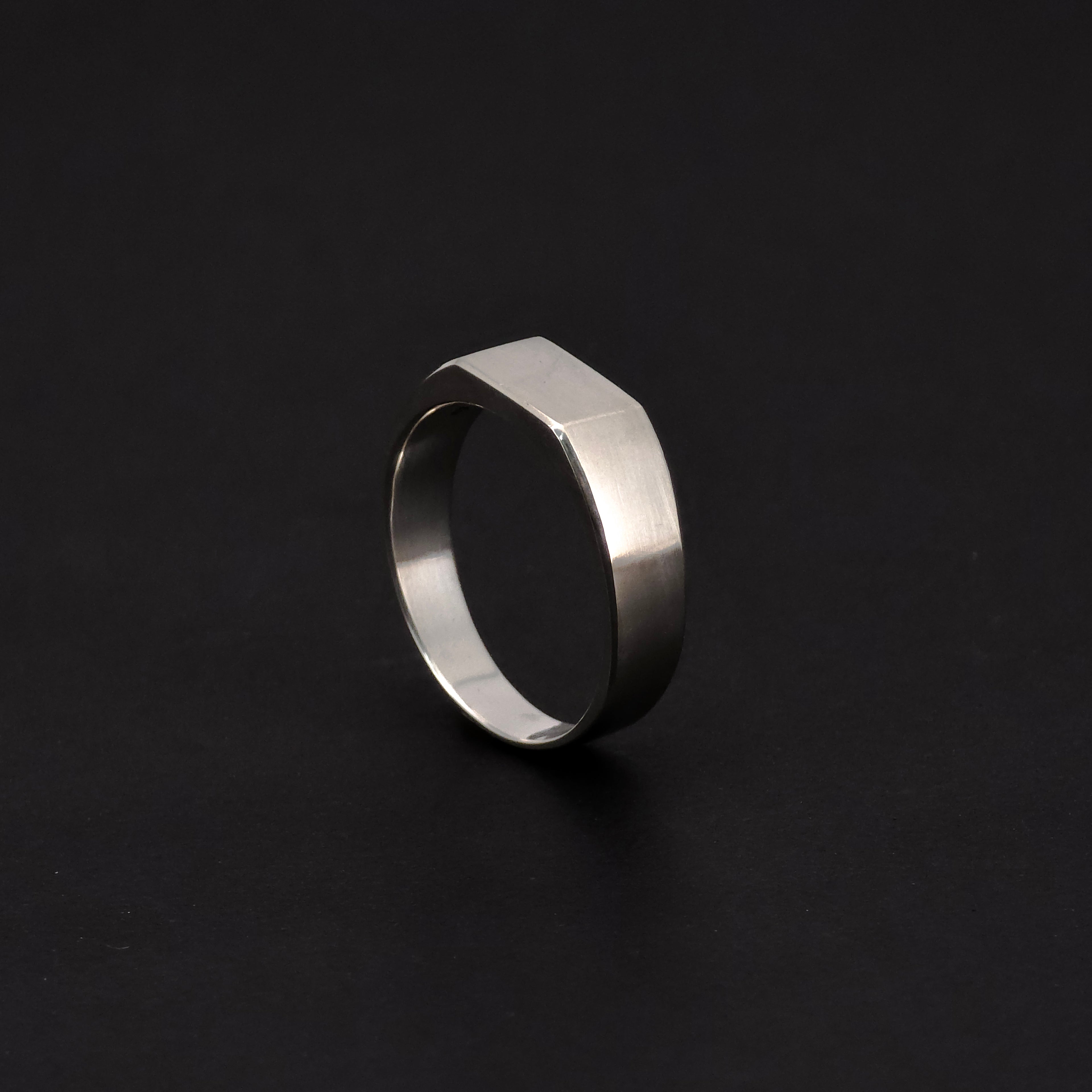 THE SIGNET / CORE